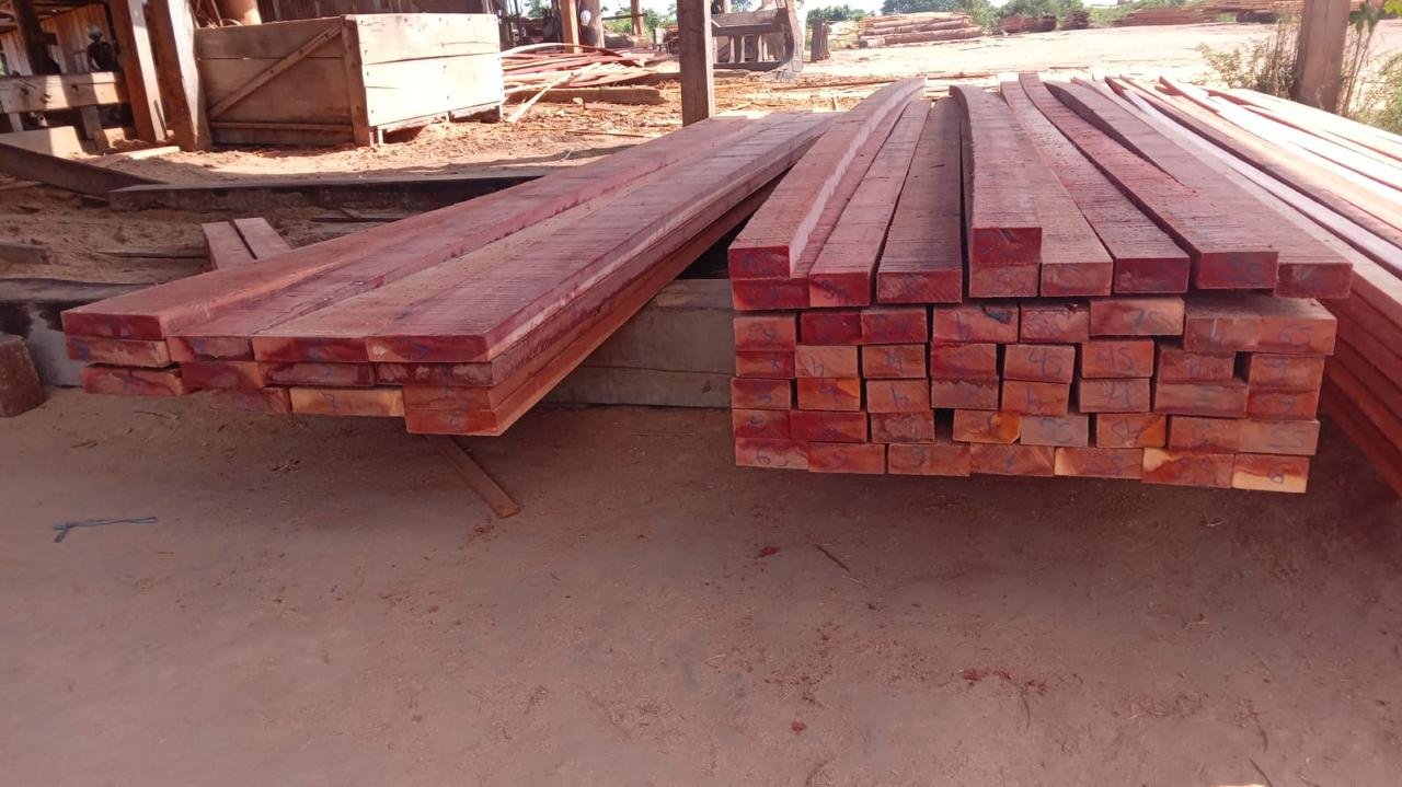 Vigamentos de Maçaranduba — material do portfólio da Delta Representações
